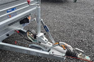anhaenger_-__3-sks_3100_17_3_500kg_mit_bordwandaufsatz_-_saris_228574.jpg