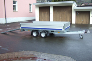 anhaenger_-__condor_1_2_700kg_mit_niederfahrwerk_und_rampenschacht_-_blyss_166937.jpg