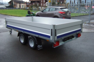 anhaenger_-__condor_1_2_700kg_mit_niederfahrwerk_und_rampenschacht_-_blyss_166941.jpg