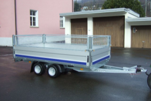 anhaenger_-__condor_1_2_700kg_mit_niederfahrwerk_und_rampenschacht_-_blyss_166943.jpg