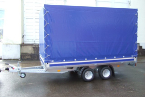 anhaenger_-__condor_1_2_700kg_mit_niederfahrwerk_und_rampenschacht_-_blyss_166947.jpg