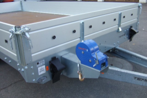 anhaenger_-__temared__carplatform_4021_2_700kg_mit_bordwaende_-_temared_218543.jpg