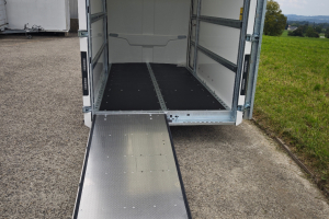 anhaenger_-_box-van_600_3_00mx1_60m_-_brian_james_trailers_300720.jpg