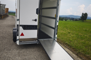 anhaenger_-_box-van_600_3_00mx1_60m_-_brian_james_trailers_300726.jpg