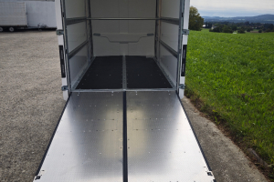 anhaenger_-_box-van_600_3_00mx1_60m_-_brian_james_trailers_300727.jpg