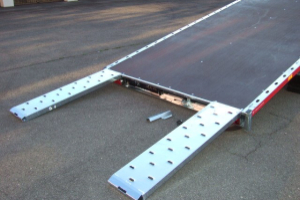 anhaenger_-_carkeeper_4020_p_3000kg_mit_holzboden_-_temared_165573.jpg
