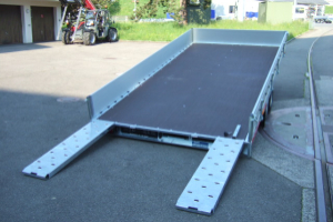 anhaenger_-_carkeeper_4020_p_3000kg_mit_holzboden_und_bordwaende_-_temared_165529.jpg