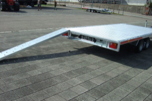 anhaenger_-_carplatform_4120_2700_kg_mit_aluboden_und_bordwaende_-_temared_166642.jpg