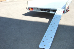 anhaenger_-_carplatform_5121_3_3_500kg_mit_aluboden_und_bordwaende_-_temared_165274.jpg