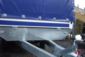 anhaenger_-_condor_2_2_700kg_mit_blachenaufbau_mit_1_80m_-_blyss_252455.jpg