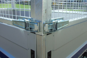 anhaenger_-_condor_2_2_700kg_mit_gitteraufsatz_-_blyss_160072.jpg