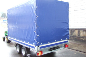 anhaenger_-_condor_2_2_700kg_niederfahrwerk_und_blachenaufbau_-_blyss_159976.jpg