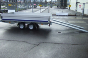anhaenger_-_condor_2_2_700kg_niederfahrwerk_und_rampenschacht_-_blyss_159987.jpg