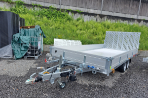 anhaenger_-_universal_5121_2_3_500kg_heckklappe_stahl_mit_aluboden_-_temared_230564.jpg