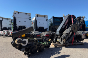 aufbau___kran___mulde___container_-_422_e-6_hipro___jip_funk__-_hiab_305857.jpg