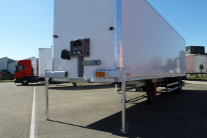 auflieger_-_1-achs_city_kofferauflieger_-_fruehauf_150563.jpg