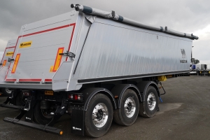 auflieger_-__sofort_verfuegbar_-_aluminium_kastenmulde_27m____-_wielton_120008.jpg