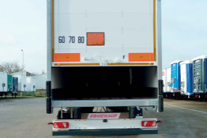 auflieger_-_fruehauf_-_kofferauflieger_-_fruehauf_150590.jpg