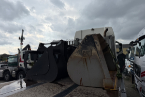 baumaschine_-_cat_407_c__-_caterpillar_301004.jpg