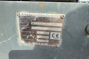baumaschine_-_ecr235_oilquick_3x_schaufeln_-_volvo_297044.jpg