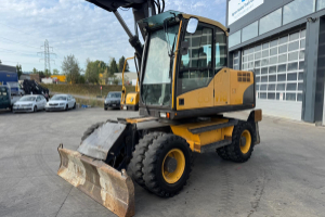 baumaschine_-_ew140_c_2x_schaufeln_oilquick_-_volvo_295180.jpg