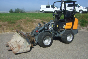 Baumaschine - GIANT - D332SWT X-TRA / ab Service