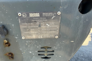 baumaschine_-_neuson_8003_gummiraupen_-_wacker_305983.jpg