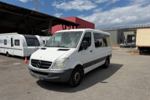 bus___car___reisebus_-_sprinter_316_cdi_schulbus_-_mercedes_298689.jpg