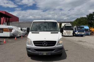 bus___car___reisebus_-_sprinter_316_cdi_schulbus_-_mercedes_298690.jpg
