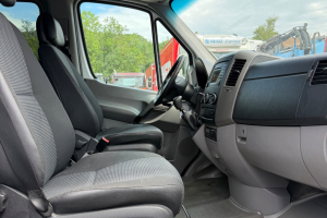 bus___car___reisebus_-_sprinter_316_cdi_schulbus_-_mercedes_298696.jpg