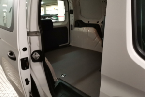 caddy-kaw-20-tdi-102-bluemt-entry-panel-van-vw_292360.jpg