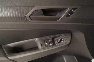 caddy-kaw-20-tdi-102-bluemt-entry-panel-van-vw_292361.jpg