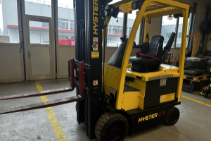e25xn-mwb-counterbalance-forklift-truck-hyster_164624.jpg