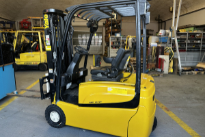 erp16vt-lwb-counterbalance-forklift-truck-yale_176972.jpg