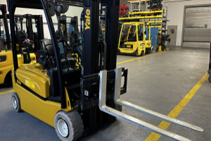 erp20vf-lwb-counterbalance-forklift-truck-yale_163360.jpg