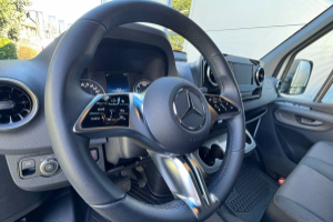 esprinter-420-pro-aufbau-mit-hebebuehne-4325-l-81-kwh-bridge-mercedes_309043.jpg