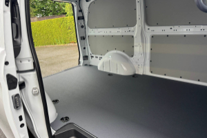 evito-129-kasten-worker-lang-90-kwh-panel-van-mercedes_288235.jpg