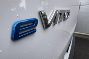 evito-129-kasten-worker-lang-90-kwh-panel-van-mercedes_288237.jpg