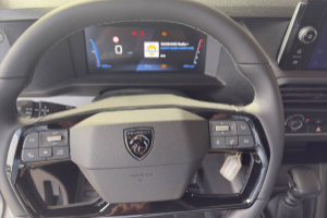 expert-kaw-standard-22-bluehdi-150-ss-panel-van-peugeot_291202.jpg
