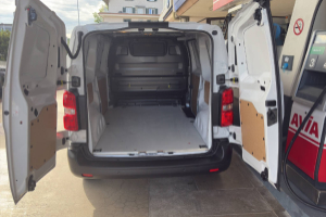 expert-kaw-standard-22-bluehdi-150-ss-panel-van-peugeot_291205.jpg