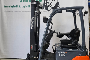 gabelstapler___arbeitsbuehnen_-_8fbe15t_-_toyota_307164.jpg