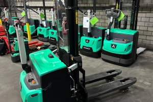 gabelstapler___arbeitsbuehnen_-_sbp14n2i_-_dev250_-_mitsubishi_239641.jpg