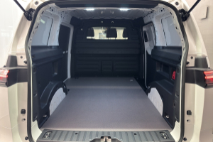 idbuzz-cargo-84kwh-panel-van-vw_299416.jpg