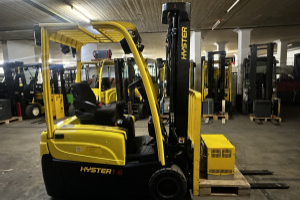 j16xnt-counterbalance-forklift-truck-hyster_256996.jpg