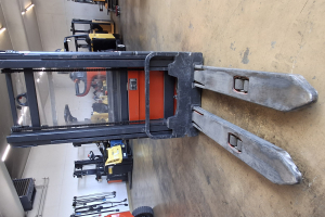 l10-warehouse-stacker-linde_302086.jpg