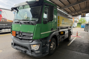 lastwagen_-_1843_l_-_mercedes_296510.jpg