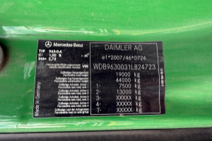 lastwagen_-_1843_l_-_mercedes_296511.jpg