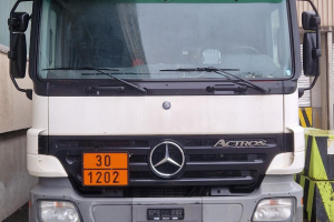 lastwagen_-_2541_6x2_-_mercedes_205786.jpg