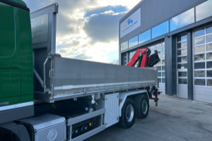 lastwagen_-_2551_v8_6x2_fassi_185-5_bj_2020_-_mercedes_213044.jpg