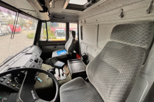 lastwagen_-_26s32__6x4_mit_pistenenteisungsgeraet_-_steyr_256785.jpg